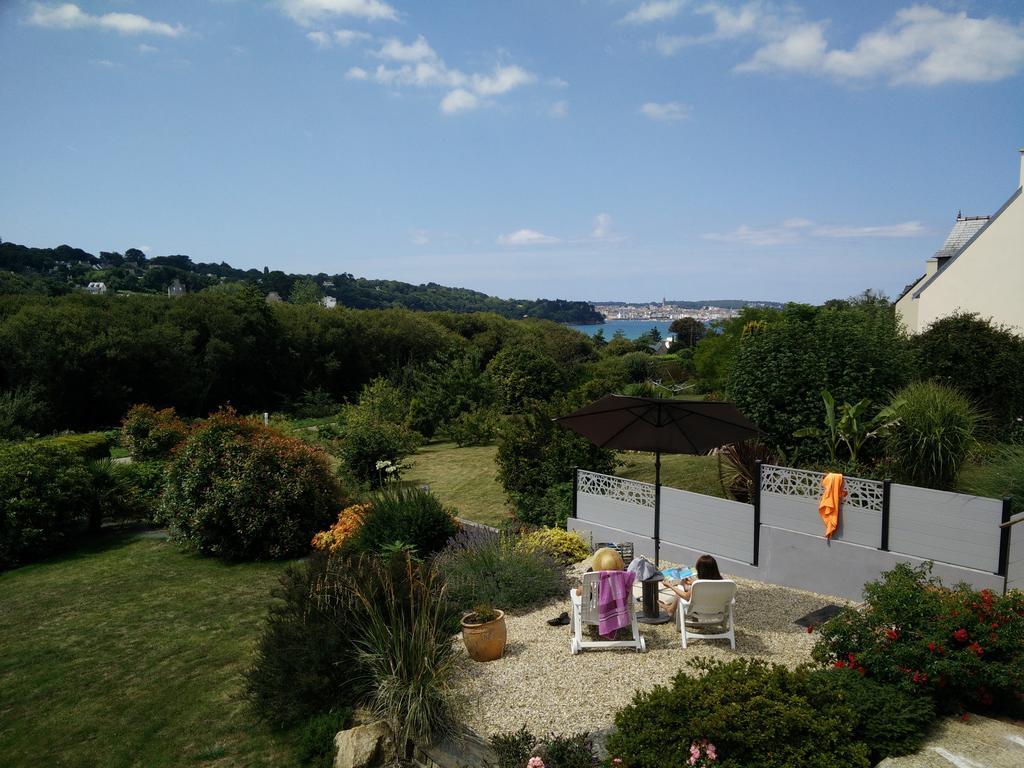 Les Terrasses Du Ris Bed and Breakfast Douarnenez Exteriör bild